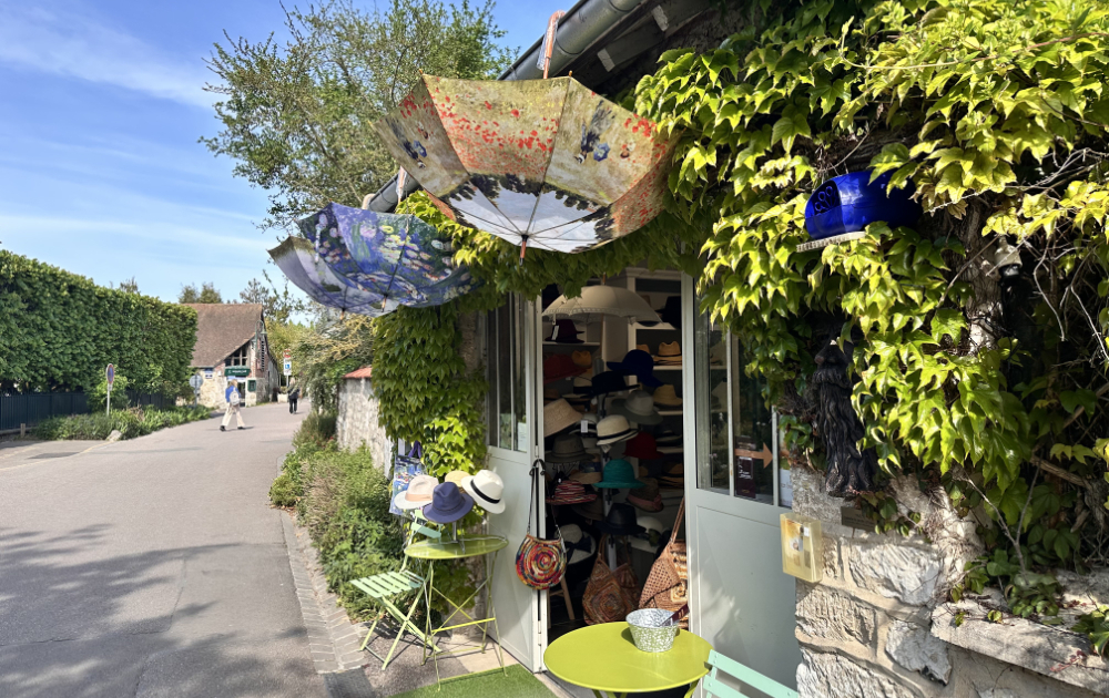 Small boutique in Giverny village, offering souvenirs, local products, and items inspired by Claude Monet.